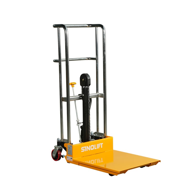 Lightweight Manual Stacker 880 lb Capacity, 45 in Forks