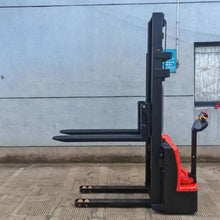 Cargar imagen en el visor de la galería, Heavy-Duty Electric Stand-On Pallet Jack Stacker 1.5T 11.5ft